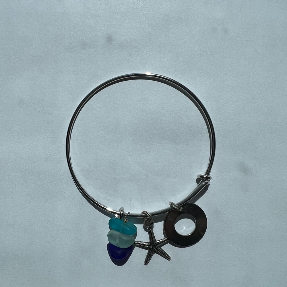 Sea glass bracelet. Purchased in Cape Cod MA.    Condition-good.Smoke free home